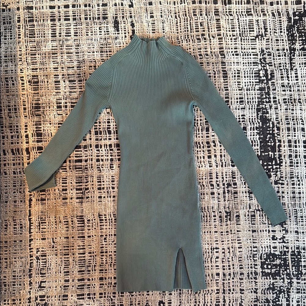 Aritzia Wilfred Elegant sage green Ribbed Dress
